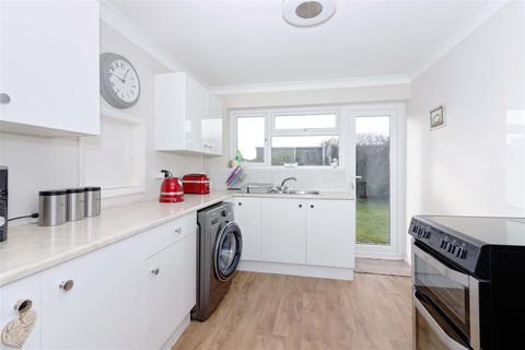 25 Lychpole Walk, Goring By Sea, Worthing, BN12 6NW
