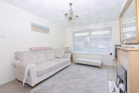 25 Lychpole Walk, Goring By Sea, Worthing, BN12 6NW