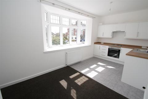 2 bedroom maisonette to rent - London Road, Leigh-On-Sea