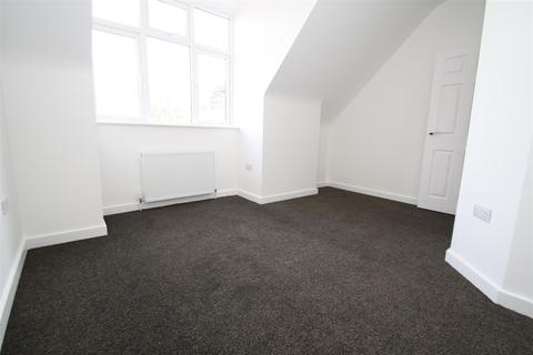 2 bedroom maisonette to rent - London Road, Leigh-On-Sea