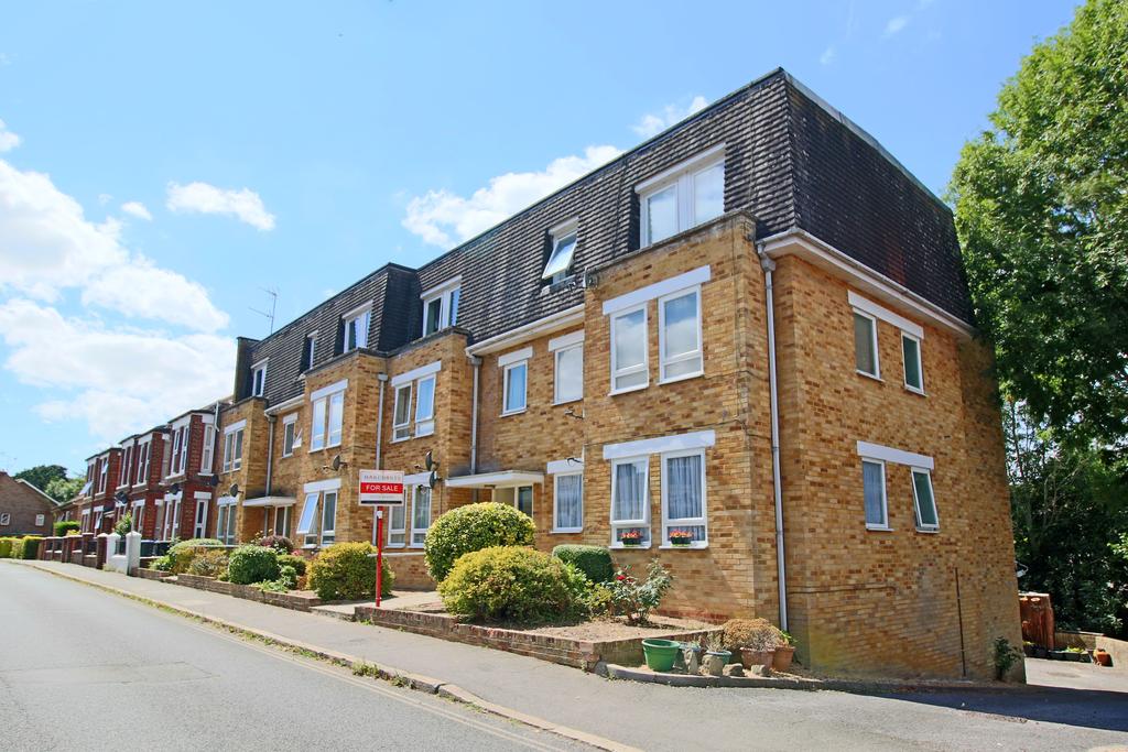 Heron Tye, Parklands Road, Hassocks, West Sussex, BN6 8JU 1 bed ground floor flat for sale £