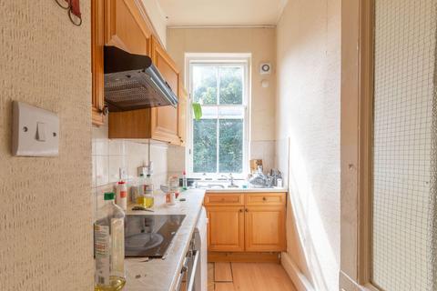 8 bedroom property to rent - Marchmont Road Edinburgh EH9 1HS United Kingdom