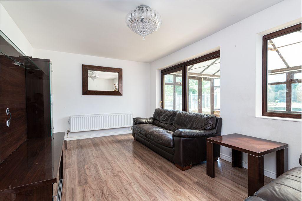 Beechings Way, Gillingham ME8 6PT 3 bed semidetached house £340,000