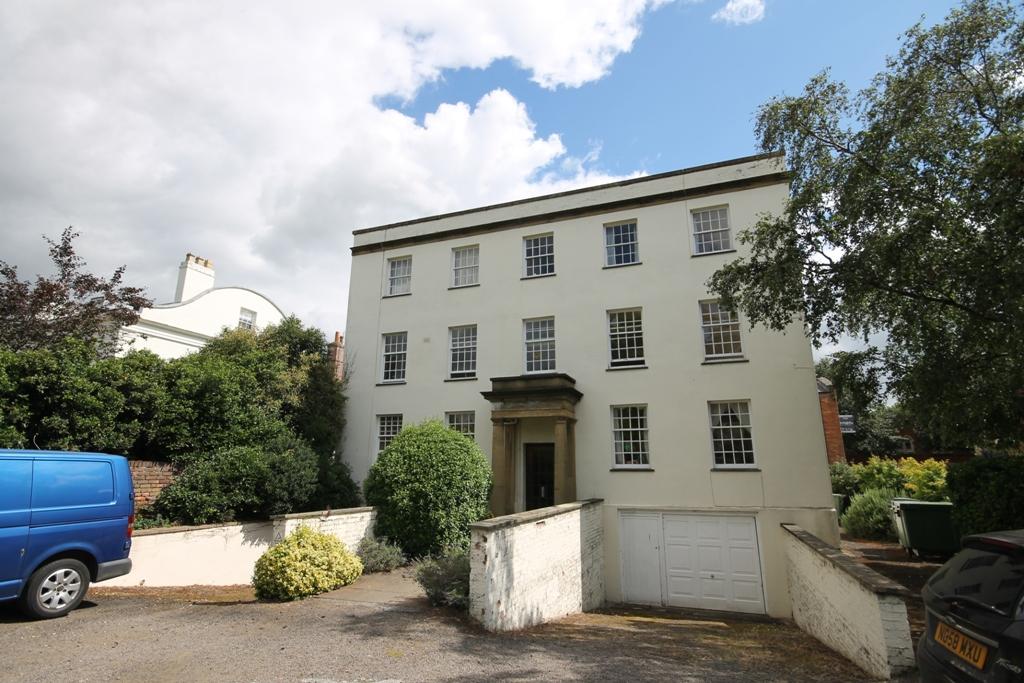Lovely Spacious 2 Bedroom Second Floor Apartment