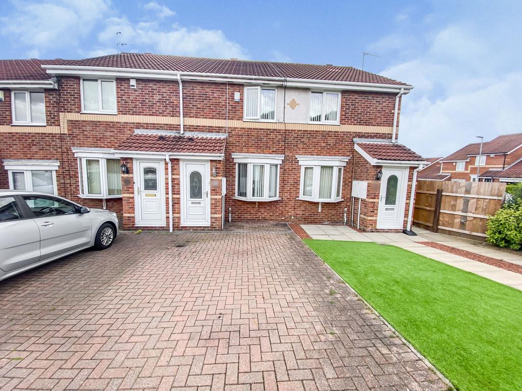 Lakemore, Peterlee, Durham, Durham, SR8 1DZ 2 bed terraced house for