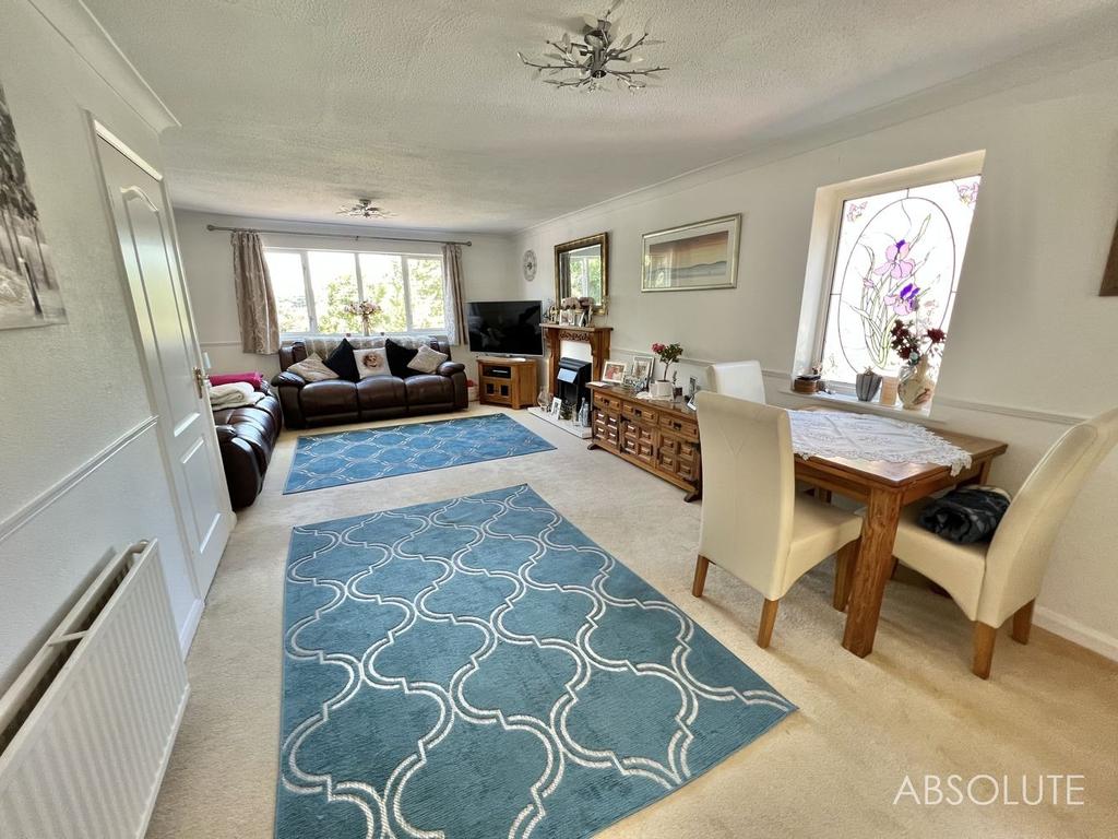 Lower Woodfield Road, Torquay, Devon, TQ1 2 bed end of terrace house