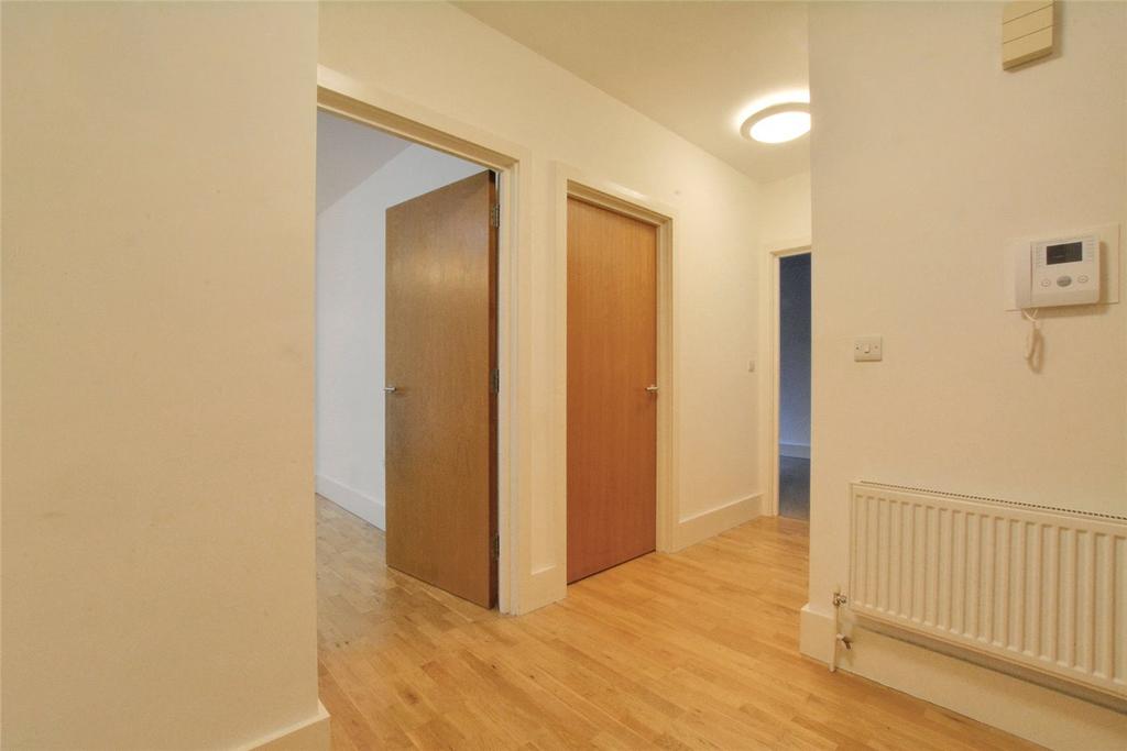Apartment in Greenwich - View 3