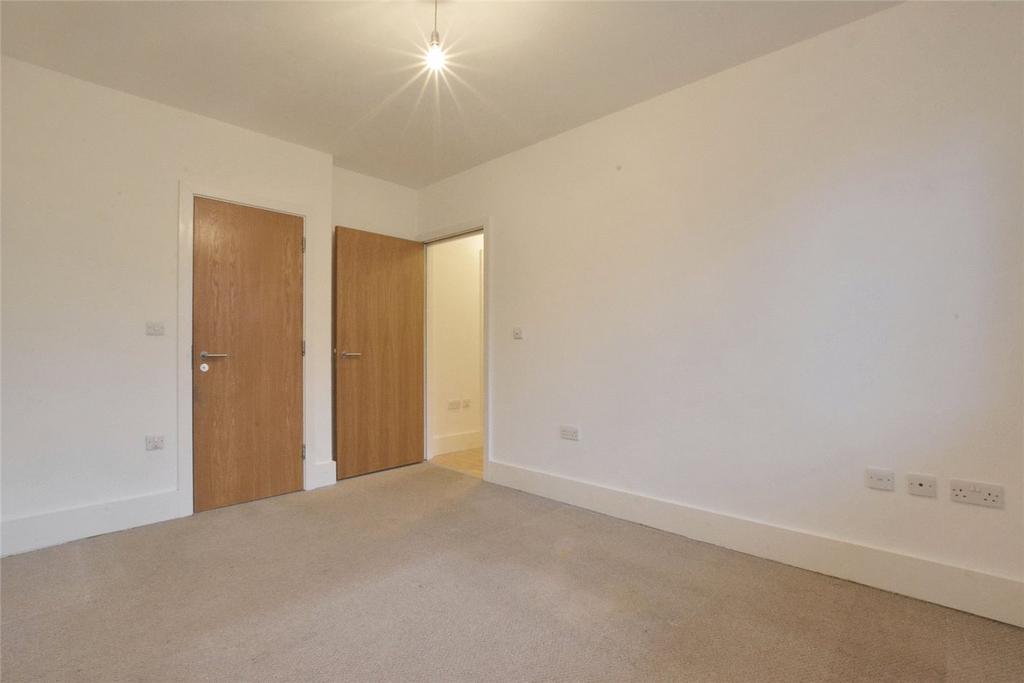 Apartment in Greenwich - View 5