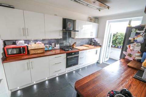 15 Bembridge Drive, Hayling Island, PO11 9LU