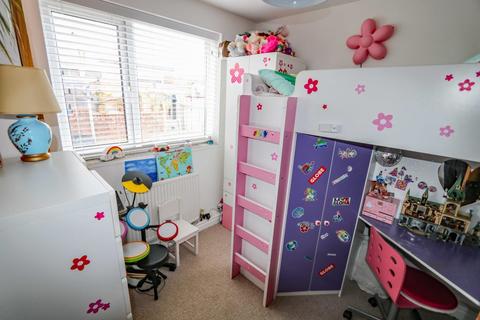 15 Bembridge Drive, Hayling Island, PO11 9LU