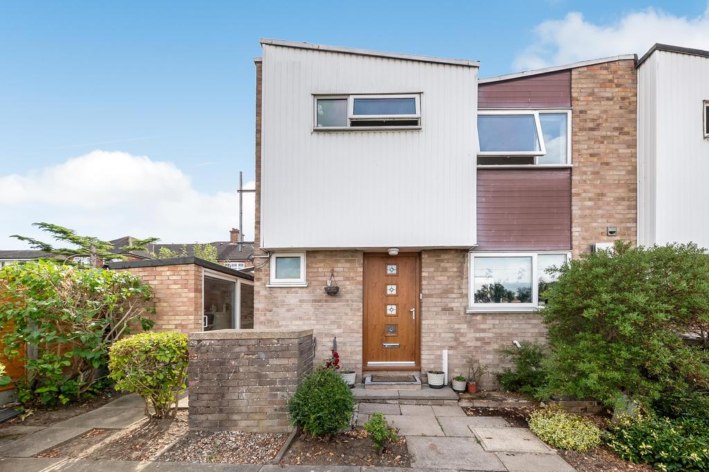 Latimer Court, Kempton Walk, Croydon 3 bed terraced house £460,000