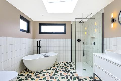 27 Waveney Avenue, London, SE15 3UF