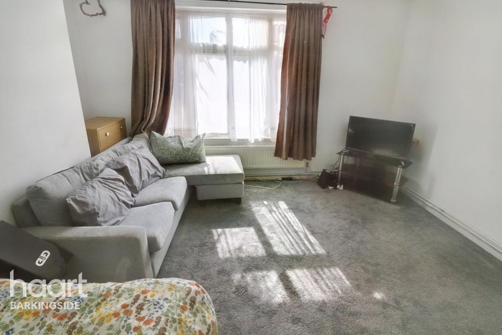 Cranbrook Road, Barkingside 1 bed flat for sale £190,000