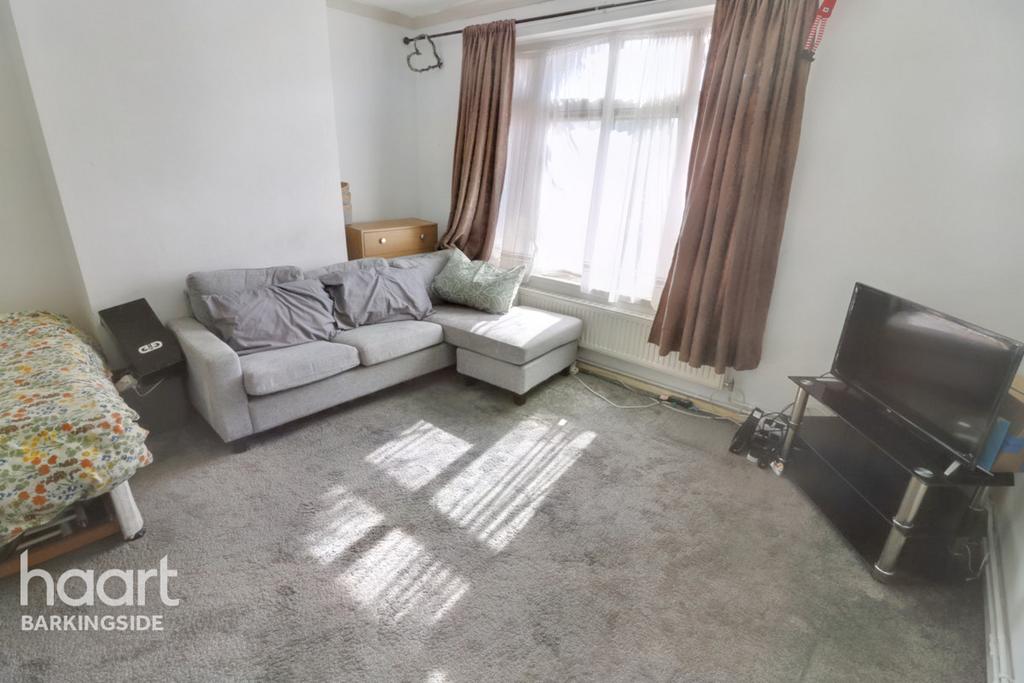 Cranbrook Road, Barkingside 1 bed flat for sale £185,000