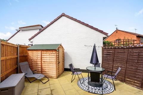 32 Burdock Close, Lightwater, GU18 5YP
