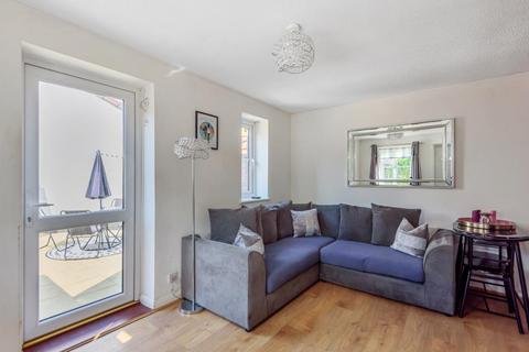 32 Burdock Close, Lightwater, GU18 5YP