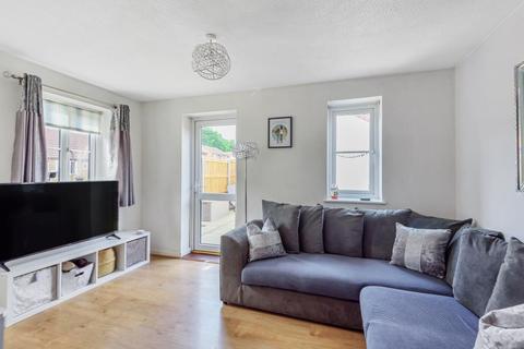 32 Burdock Close, Lightwater, GU18 5YP