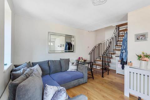 32 Burdock Close, Lightwater, GU18 5YP