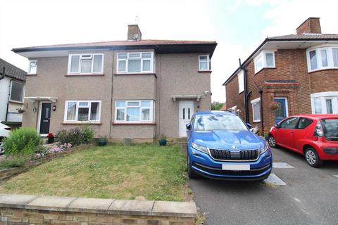 3 bedroom semi-detached house to rent, Highview Gardens, Potters Bar