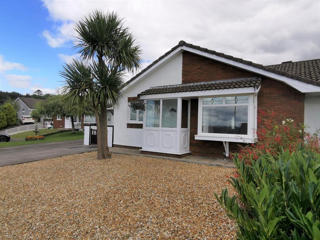 Mackworth Drive, Cimla, Neath, Neath... 3 bed semidetached bungalow