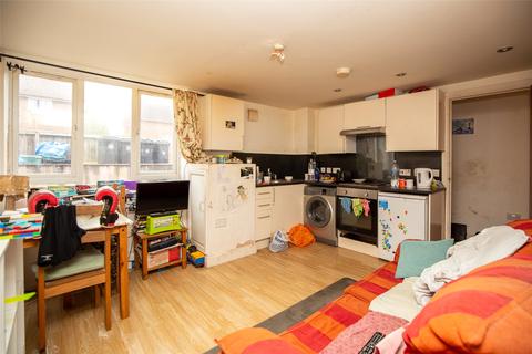 Flat A, 59 Brangwyn Grove, Bristol, BS7 9UF