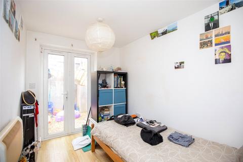 Flat A, 59 Brangwyn Grove, Bristol, BS7 9UF