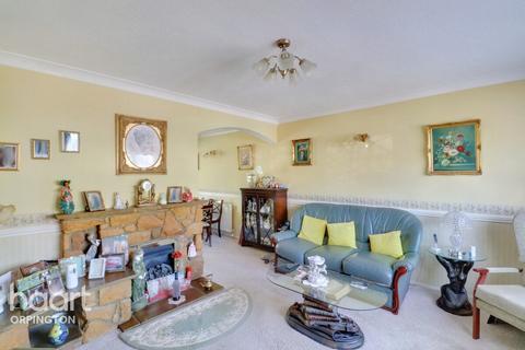 18 Priorsford Avenue, Orpington, BR5 2EW