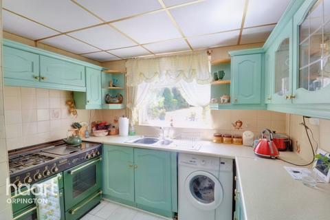 18 Priorsford Avenue, Orpington, BR5 2EW