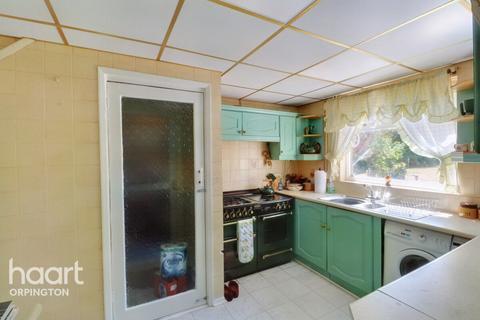 18 Priorsford Avenue, Orpington, BR5 2EW
