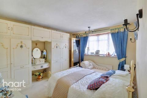 18 Priorsford Avenue, Orpington, BR5 2EW