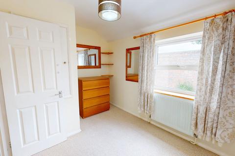 2 bedroom terraced house for sale - Off Lower High Street