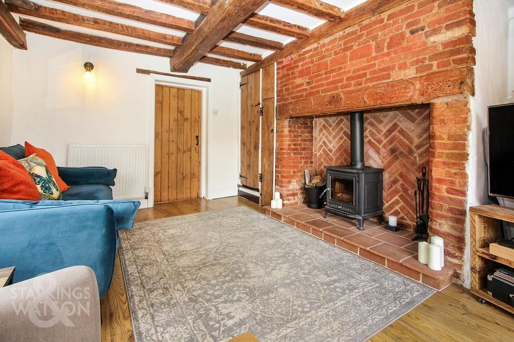 The Street, Poringland, Norwich 2 bed end of terrace house £250,000