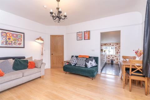 2 bedroom flat for sale - 38 Logie Green Road, Edinburgh, EH7