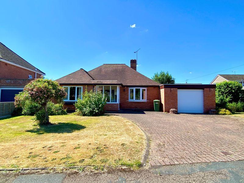 Seggs Lane, Alcester 2 bed detached bungalow for sale £425,000
