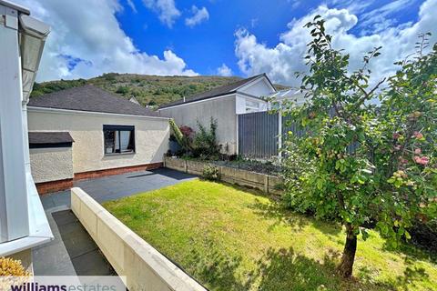4 Bron Deg, Dyserth, Rhyl, LL18 6BG