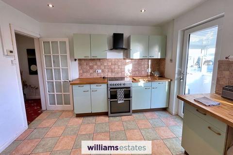 4 Bron Deg, Dyserth, Rhyl, LL18 6BG