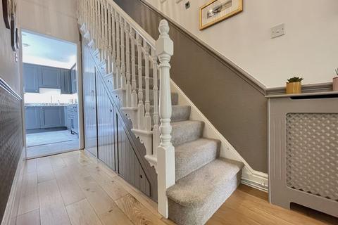 Holmwood Bodmin Road, Truro, TR1 1BE
