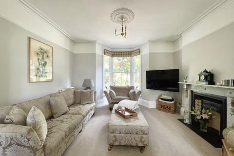 Holmwood Bodmin Road, Truro, TR1 1BE