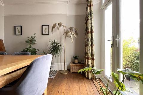Holmwood Bodmin Road, Truro, TR1 1BE