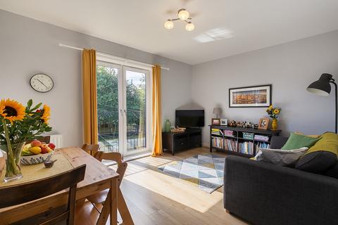 2 bedroom property for sale - Carrick Knowe Drive, Edinburgh, EH12