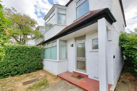 3 bedroom end of terrace house to rent - Bushey Road, Raynes Park, London, SW20 0JN