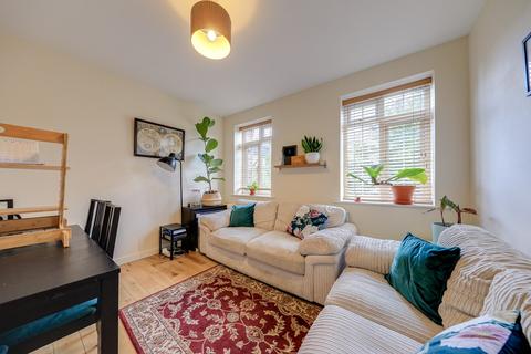 3 bedroom flat for sale - Perry Vale, Forest Hill, London, SE23