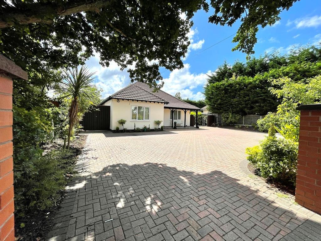 Old Town Lane, Formby, Liverpool, L37 4 bed detached bungalow £790,000