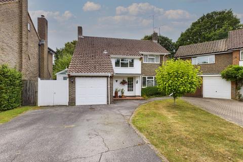 4 bedroom detached house for sale - Pound Hill, Crawley