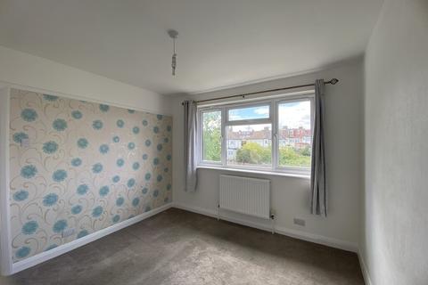 2 bedroom flat to rent - Lynmouth Road, SM4 4RZ