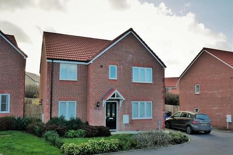 5 bedroom detached house for sale - Freegard Close, Calne