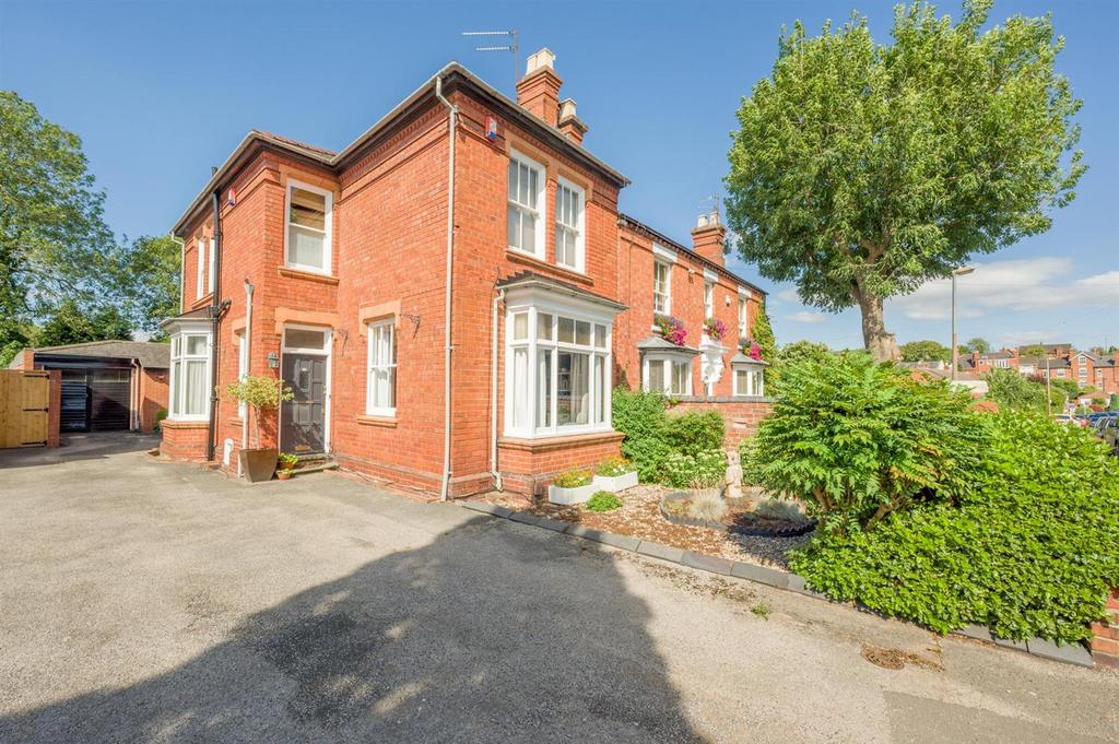 Pargeter Street, Stourbridge, DY8 1AU 3 bed detached house £500,000