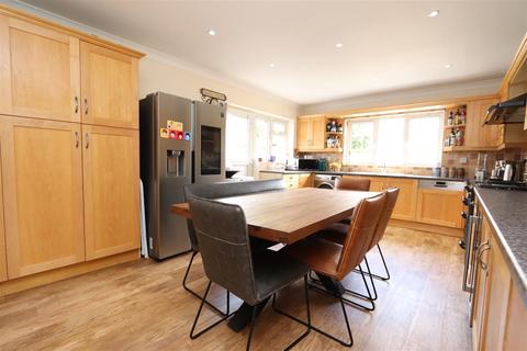 20 Brookside, Billericay, CM11 1DS
