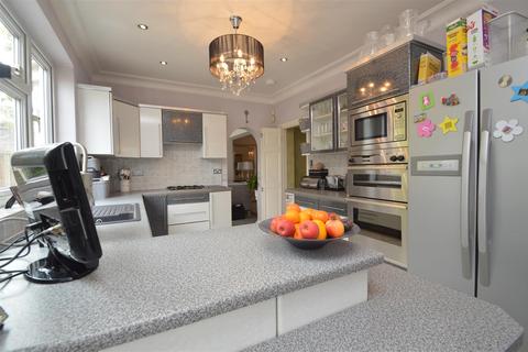 4 bedroom semi-detached house for sale - Herent Drive, Clayhall, IG5 0HH
