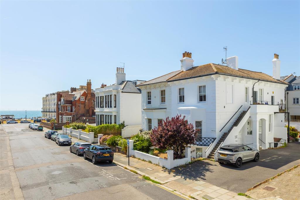 Medina Villas, Hove 1 bed apartment for sale £425,000
